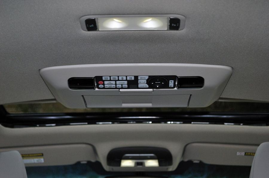 Детали интерьера Acura MDX (YD2) 2010 года  (фото 25 из 56)